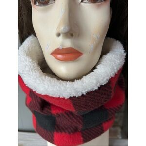 Buffalo Red Black Check Neck Warmer. Women’s or Men’s. New,Never Worn, One Size.